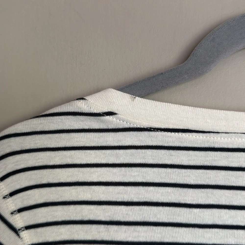 NWT- Three Dots vneck 3/4 sleeve striped shirt Egret & black striped, size XS - Picture 10 of 10